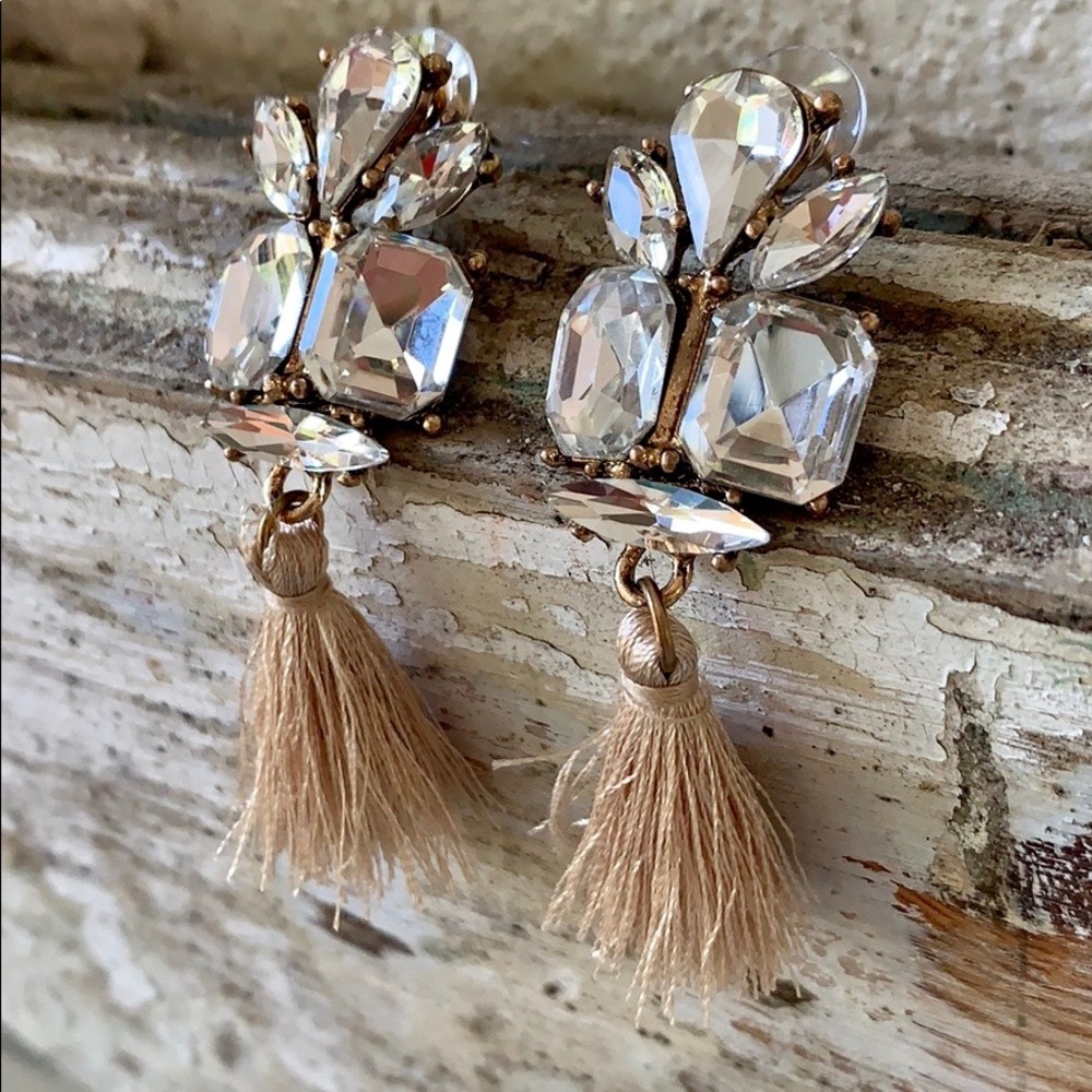 🌹Beautiful Champagne Tassel Earrings🌹 - Picture 3 of 5